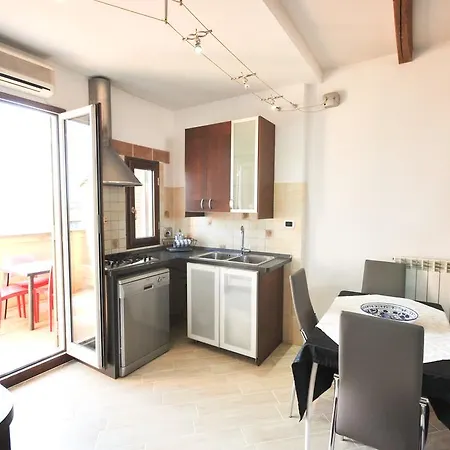 Penthouse With View Apartment