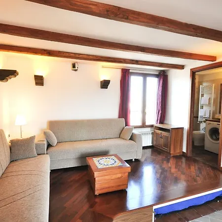 Penthouse With View Apartment