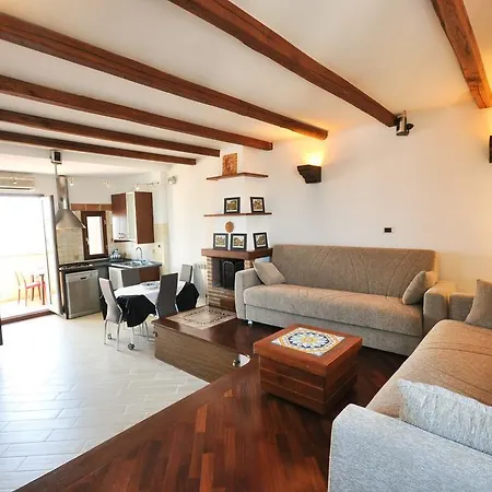 Penthouse With View شقة روما